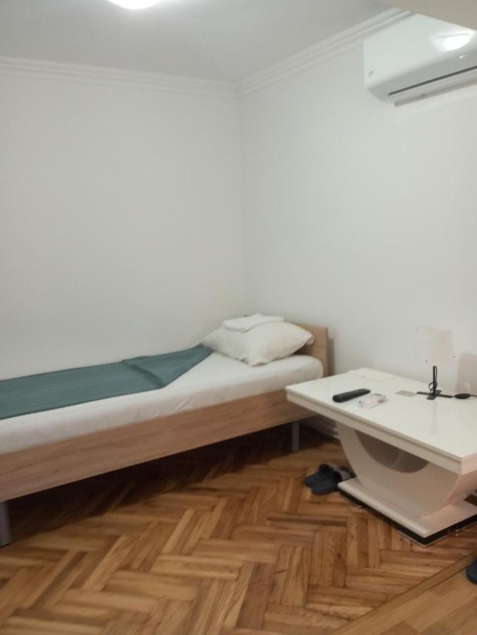 Airport Md Rooms 2 베오그라드 외부 사진